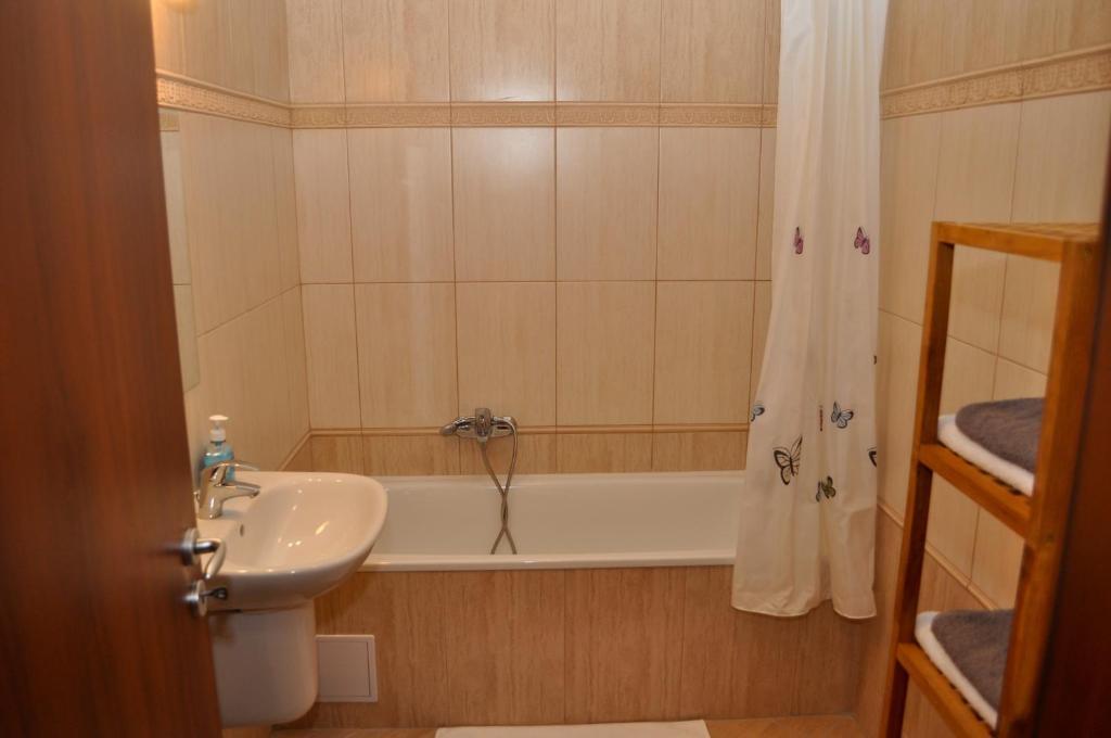 Tisza Palota Apartmanok Сегед Номер фото