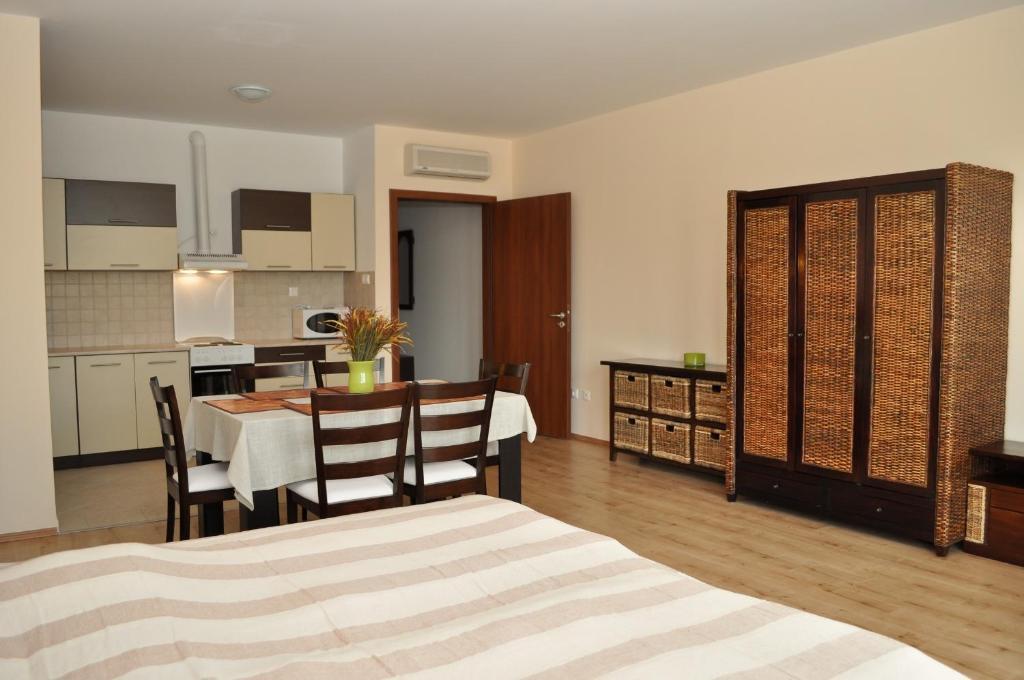 Tisza Palota Apartmanok Сегед Номер фото