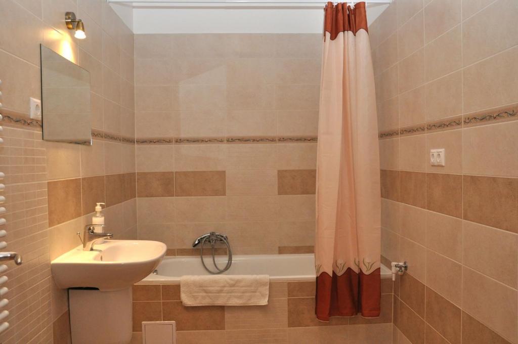 Tisza Palota Apartmanok Сегед Номер фото