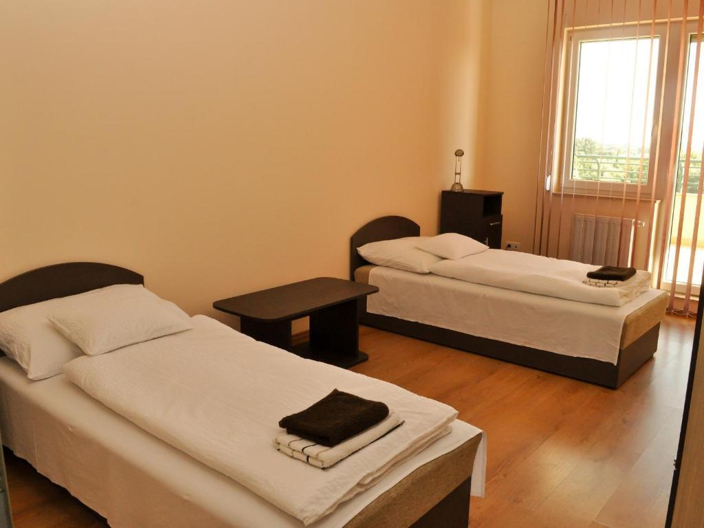 Tisza Palota Apartmanok Сегед Номер фото